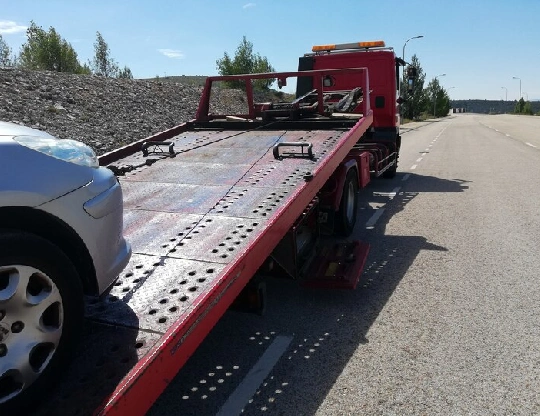 Tilt Tray Towing in Sydney